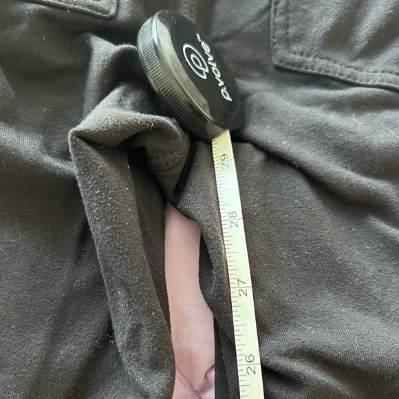 Black athleta leggings with 4 pockets - Picture 4 of 6